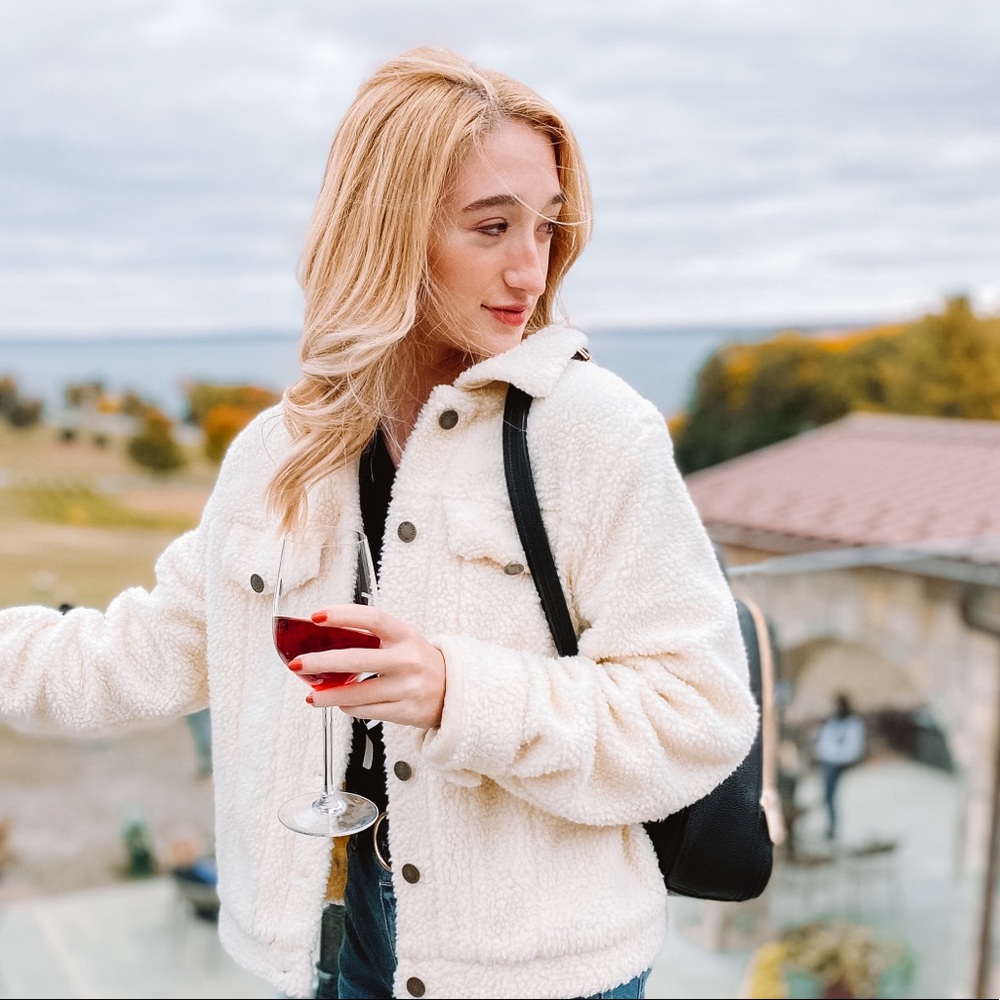 Meet your Posher, Taylor